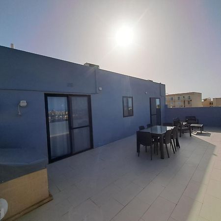 Sea View Penthouse Apartment Zebbug  Bagian luar foto