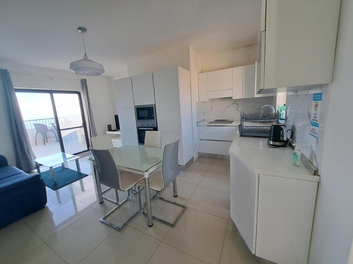 Sea View Penthouse Apartment Zebbug  Bagian luar foto