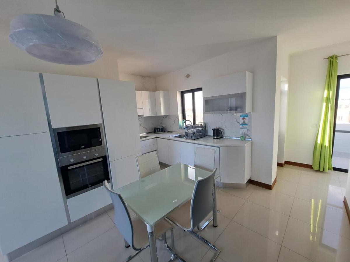Sea View Penthouse Apartment Zebbug  Bagian luar foto