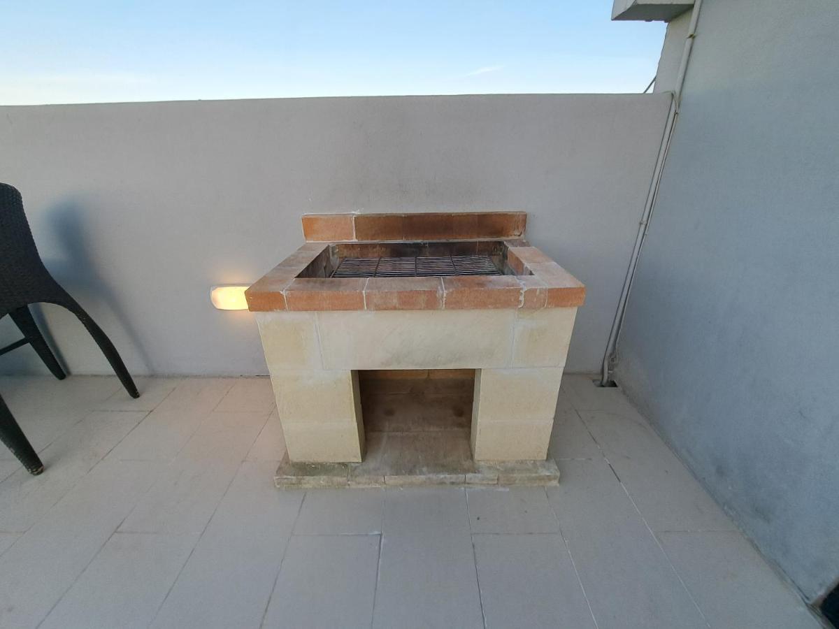 Sea View Penthouse Apartment Zebbug  Bagian luar foto