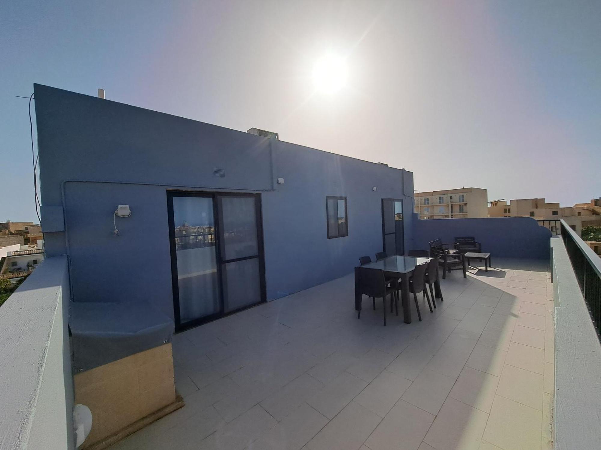 Sea View Penthouse Apartment Zebbug  Bagian luar foto